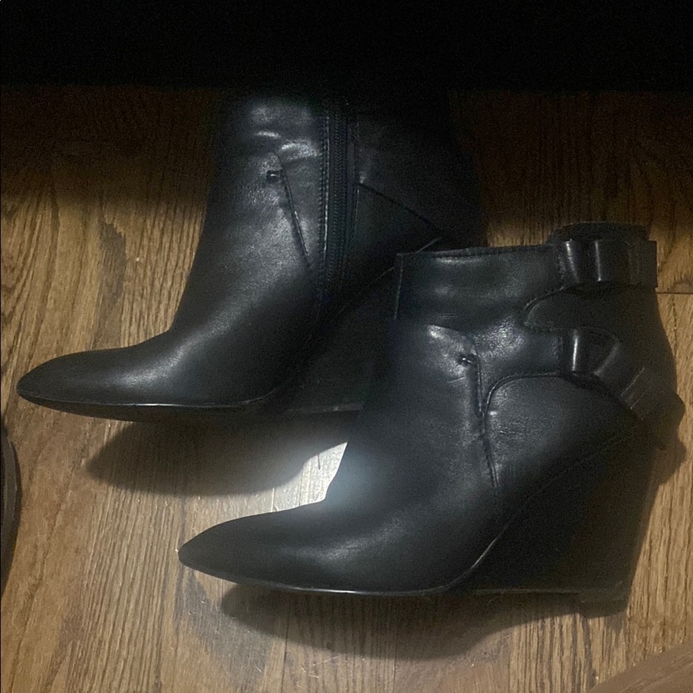 Elegant Black Leather Boots